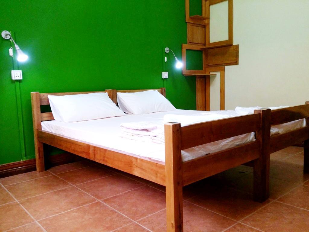 Envoy Hostel Phnom Penh Rum bild